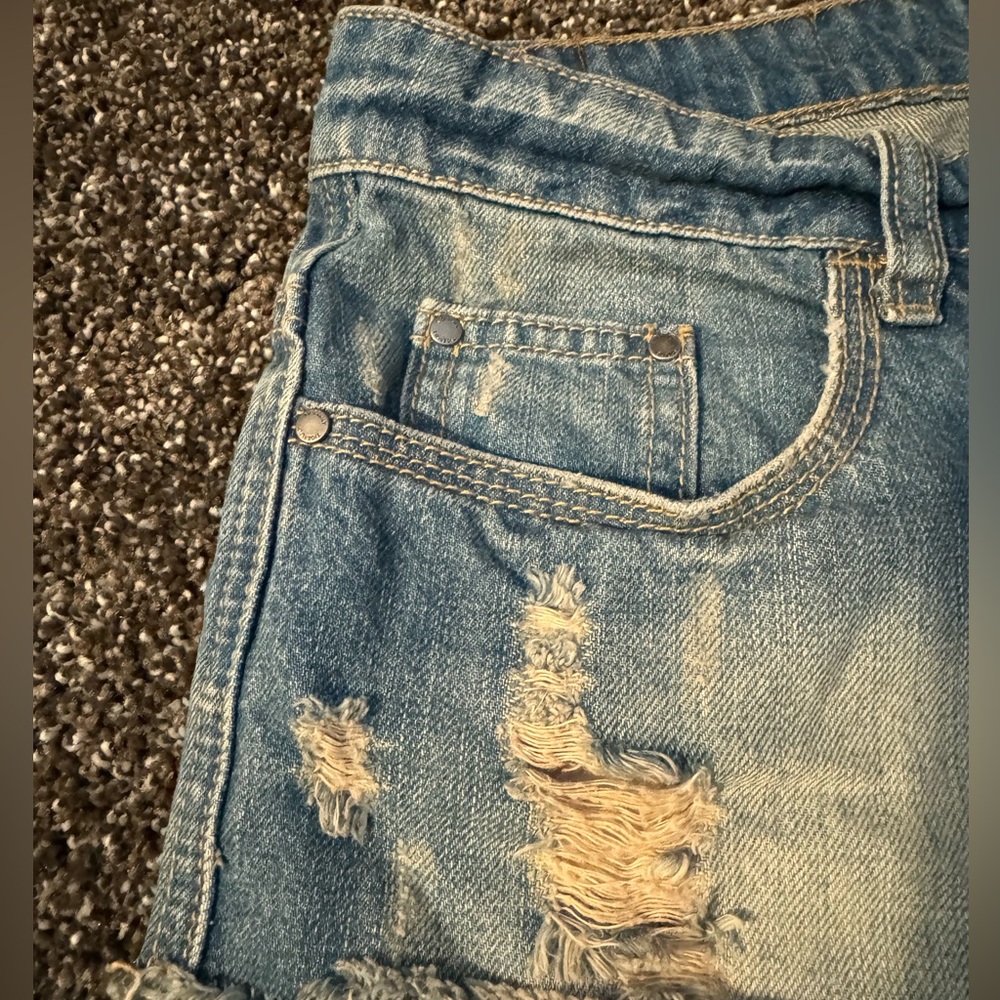 NWT Designer Denim Daisy Duke Booty Shorts, US size 4 - Picture 3 of 6
